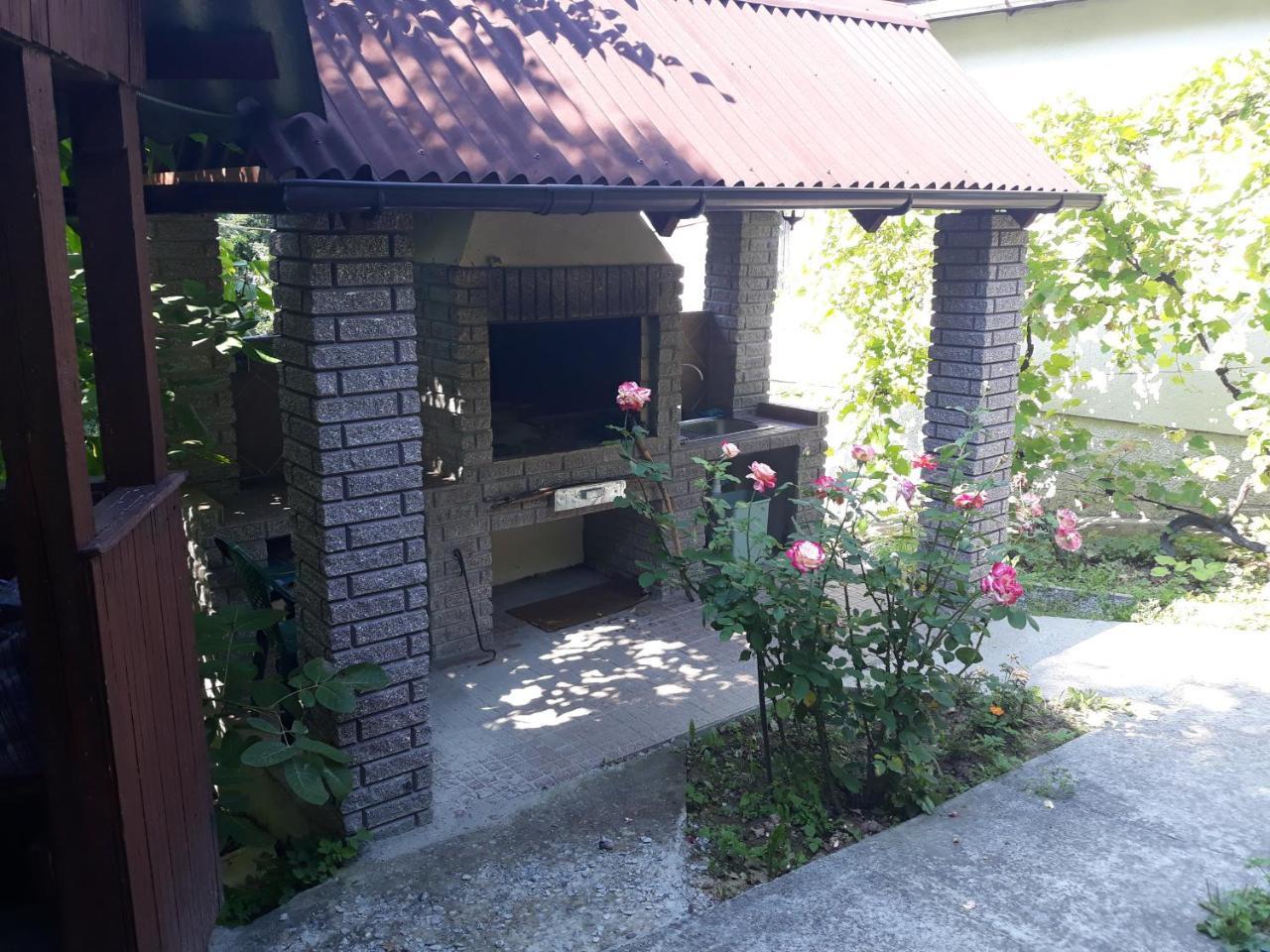 Котедж "Лісовий Затишок" Glubokoye Exterior photo